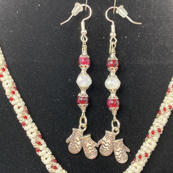 NEW!!!  SNOWMAN DESIGN SET BY JEWELRY FROM THE HEART!! - Picture 5 of 8